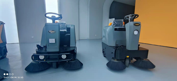 你知道掃地機(jī)的電池能用多久嗎?