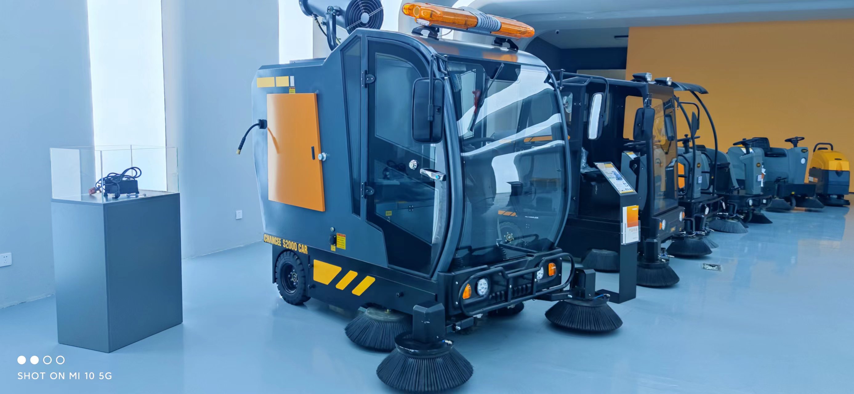 橙犀駕駛式掃地機(jī)價格多少,值得購買嘛?