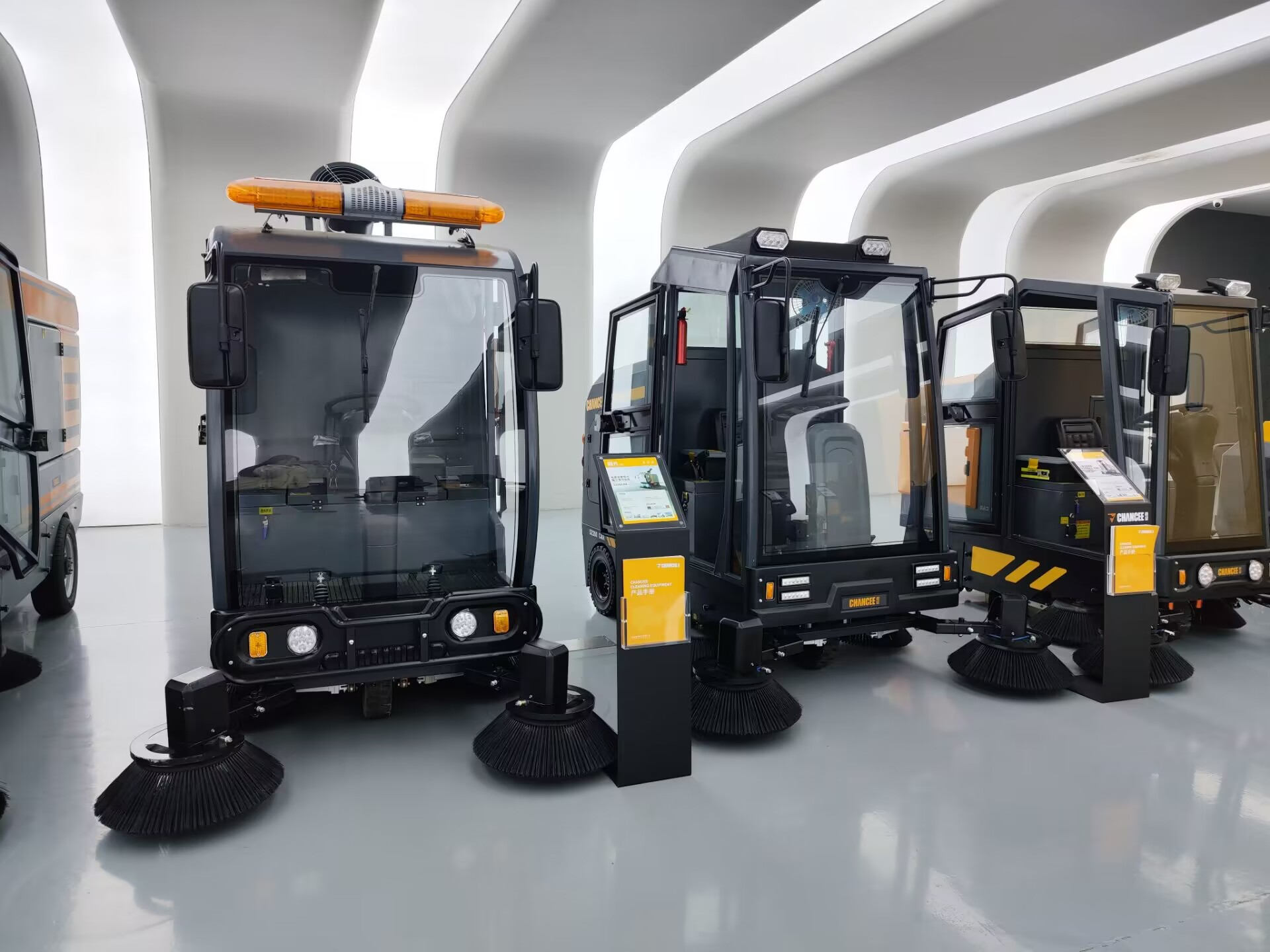 電動清掃車的價格是多少,優(yōu)點有哪些